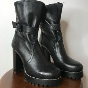 Black leather Zara boots